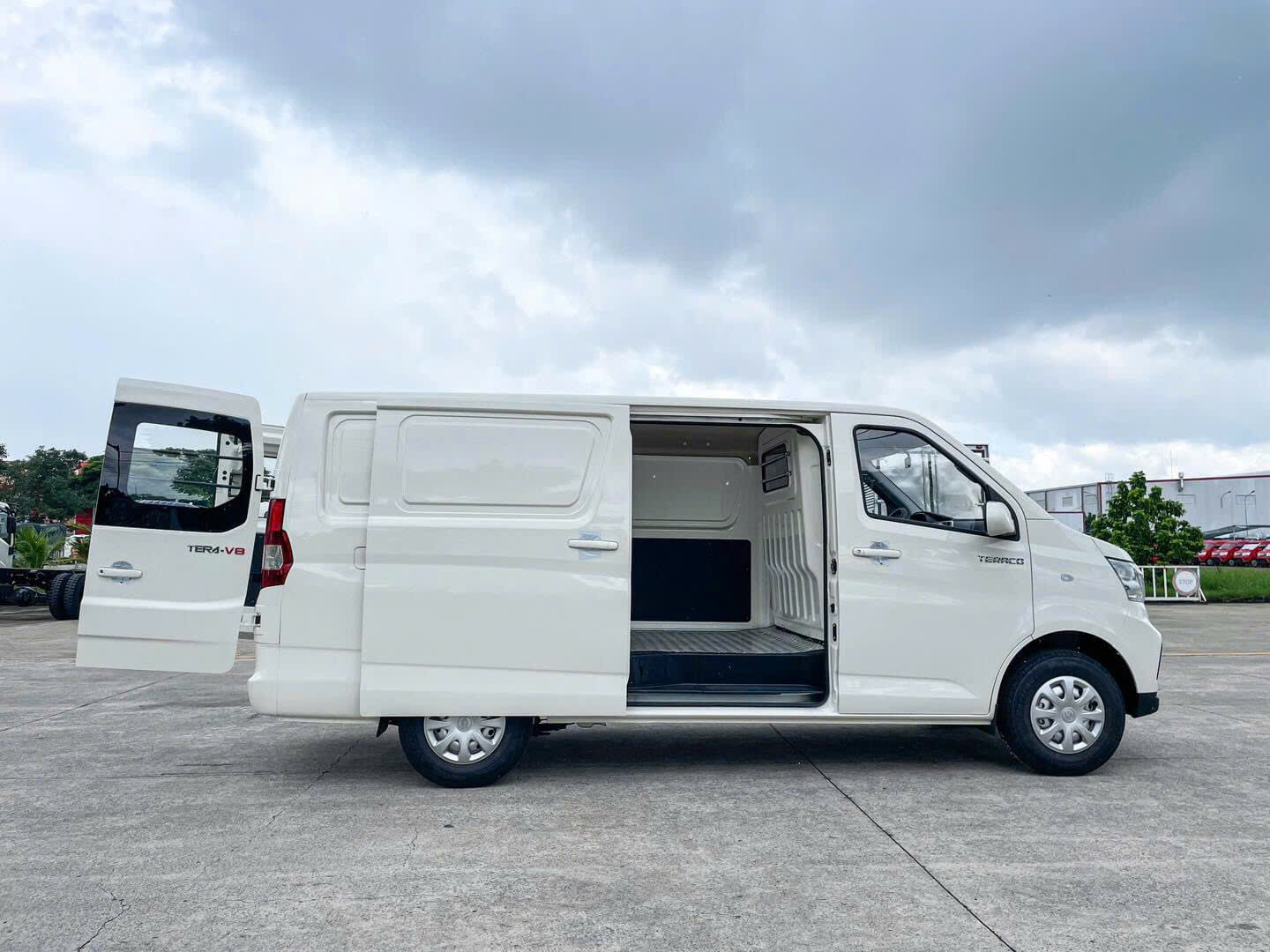 Giá Xe Tera V8 5 Chỗ 2025: Cập Nhật Mới Nhất Từ Ô Tô Thái Phong